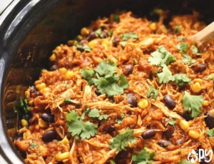 Slow cooker Mexican chicken with peppers and tortillas