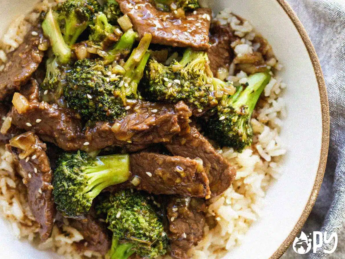 Slow cooker beef and broccoli dish