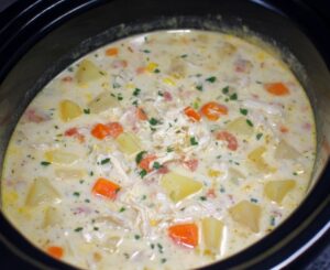 Crockpot Creamy Chicken and Potato Soup