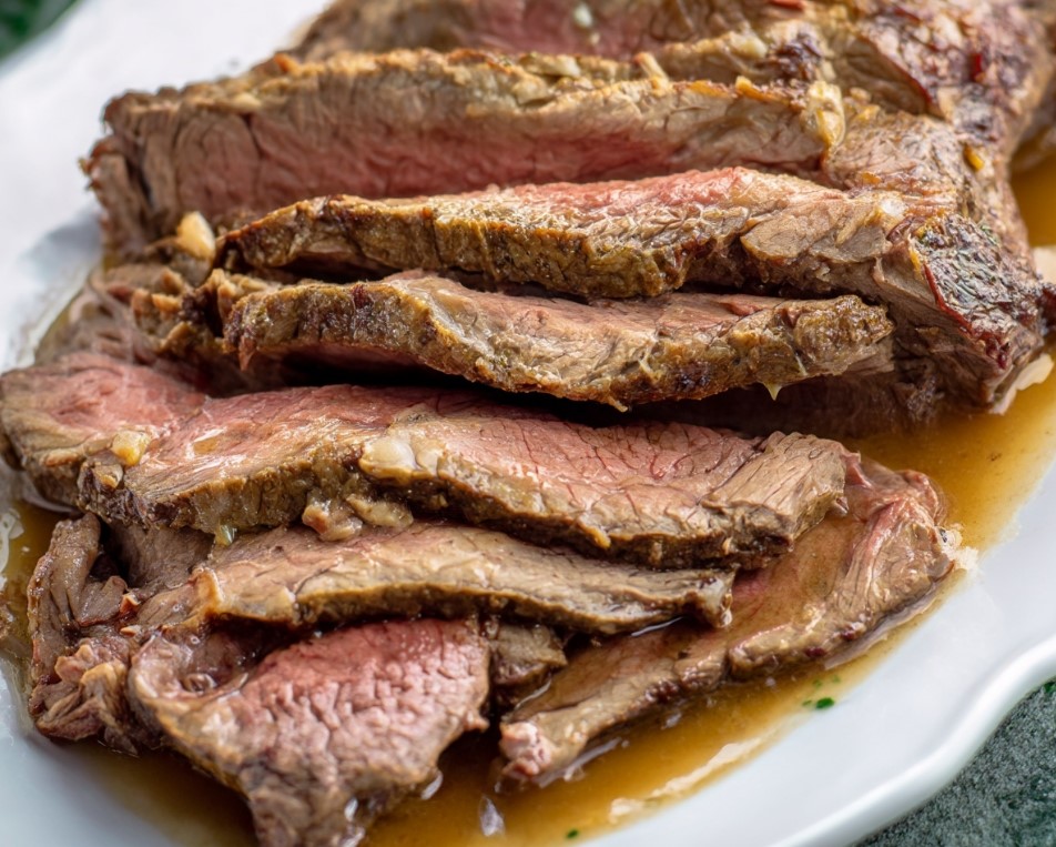 Juicy Slow Cooker Roast Beef