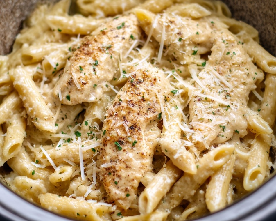 Slow Cooker Garlic Parmesan Chicken and Pasta